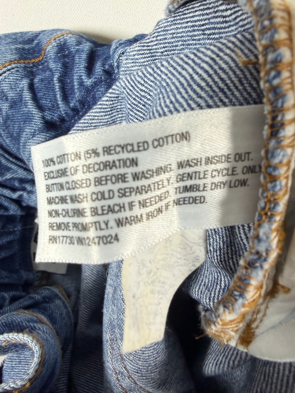KBB by KAHLANA Women's Barrel Leg 'The
Paper Bag Jean' - Light Wash 4 - Picture 9 of 10